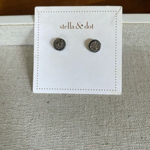 Stella and Dot Relic Studs